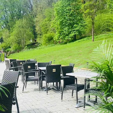 Uniqhotel מלון צ'סקי שטרנברק