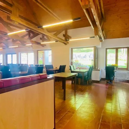 Uniqhotel מלון צ'סקי שטרנברק