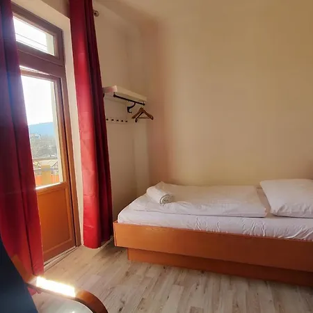 Uniqhotel 3* צ'סקי שטרנברק