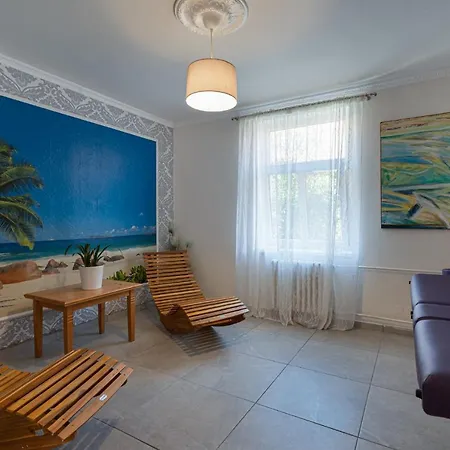 Uniqhotel מלון 3*