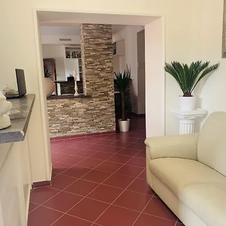 Uniqhotel 3* צ'סקי שטרנברק