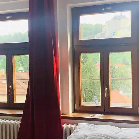 Uniqhotel מלון 3*