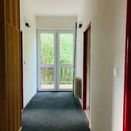 מלון Uniqhotel 3*