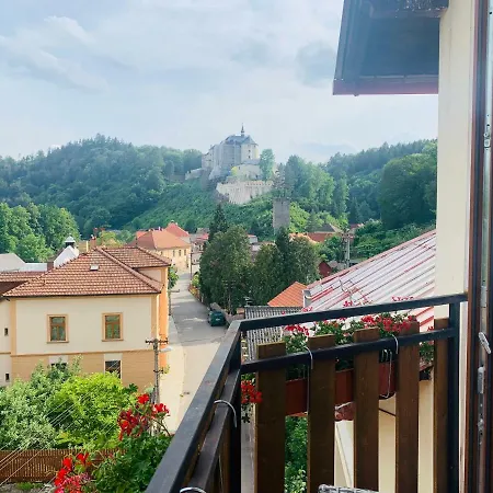 Uniqhotel מלון צ'סקי שטרנברק