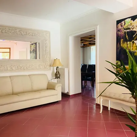 Uniqhotel 3* צ'סקי שטרנברק