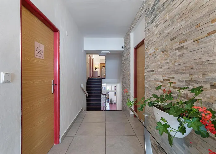 Ξενοδοχείο Uniqhotel 3*