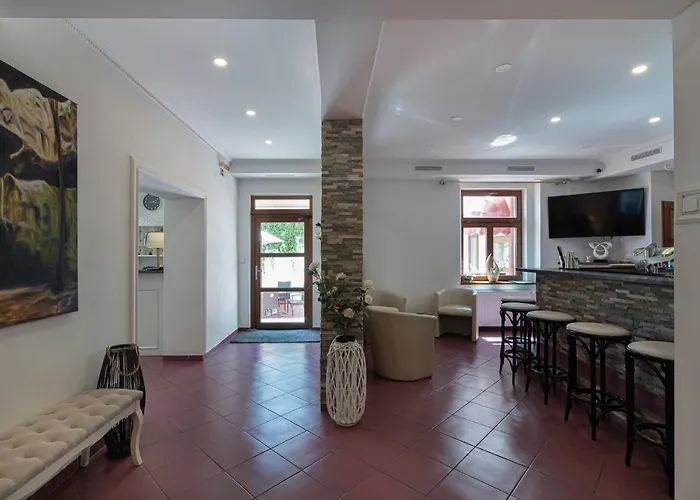 Ξενοδοχείο Uniqhotel 3*